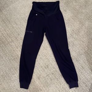 Figs maternity jogger scrubs- BLACK